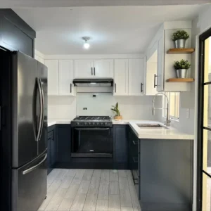 cocina integral blanco y negro